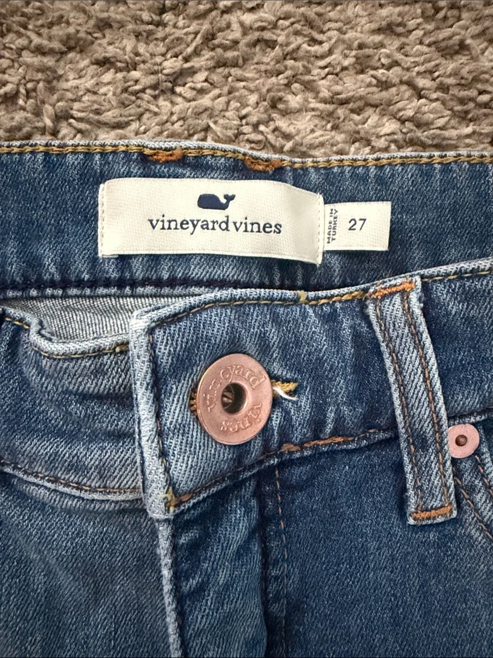 Vineyard Vines Medium Blue Frayed Hem Denim Shorts stretchy denim size 27